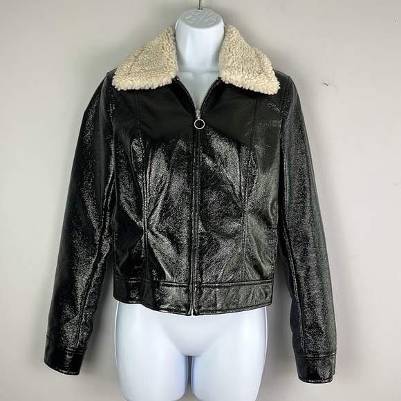 Aritzia Wilfred “Tempest” Slim Fit Cropped High Shine Black Vinyl Lined Jacket - Picture 2 of 16